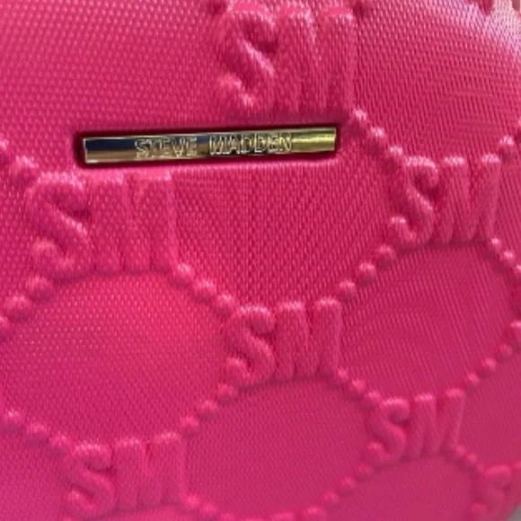 Steve Madden NWT Plastic Pink Hat Box/Cosmetic Case Hard Luggage Crossbody - Picture 3 of 9